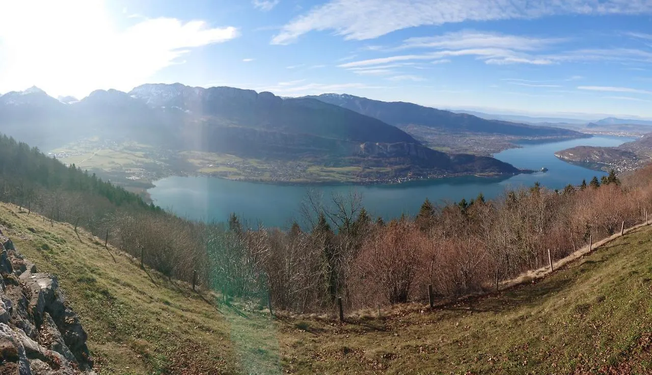 Studio A La Campagne Au Bout Du Lac D'Annecy Doussard Apartment