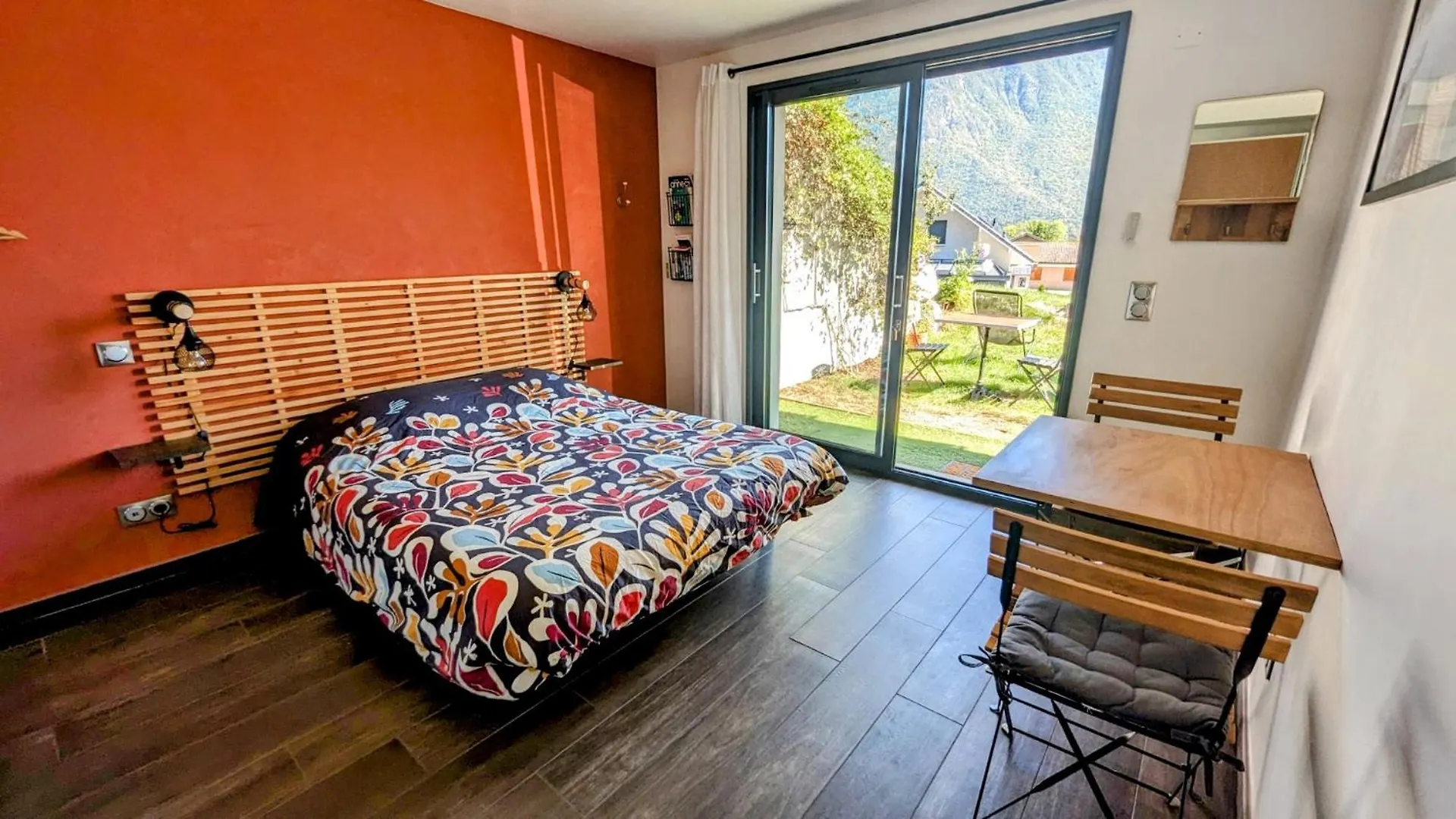 Studio A La Campagne Au Bout Du Lac D'Annecy Doussard Apartment